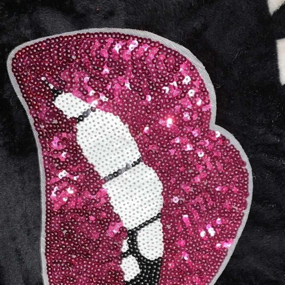 PATCHES - Picture 15 of 16